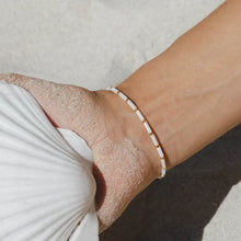 Load image into Gallery viewer, Cahaya Mother of Pearl Beaded Bracelet