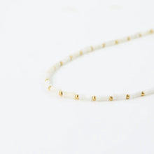 Load image into Gallery viewer, Mother of Pearl Necklace