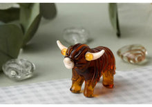 Load image into Gallery viewer, Glass Highland Cow
