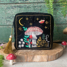 Load image into Gallery viewer, Forage Black Makeup Bag
