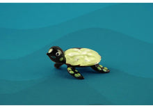 Load image into Gallery viewer, Artisan Glass Green Glass Turtle
